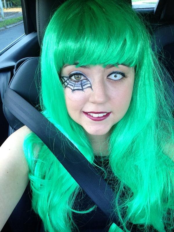 DemButton's tweet image. Ready for @KissFMUK haunted house party 💚👻🎃🎉