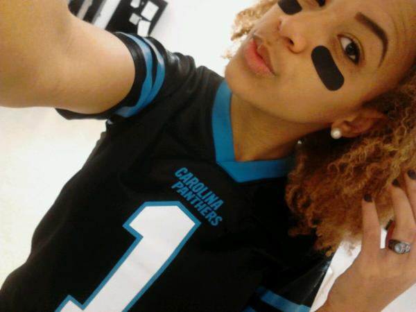 OhYeahSheBomb's tweet photo. Earlier at work. #SecondCostume http://t.co/B2WqlqxDTQ