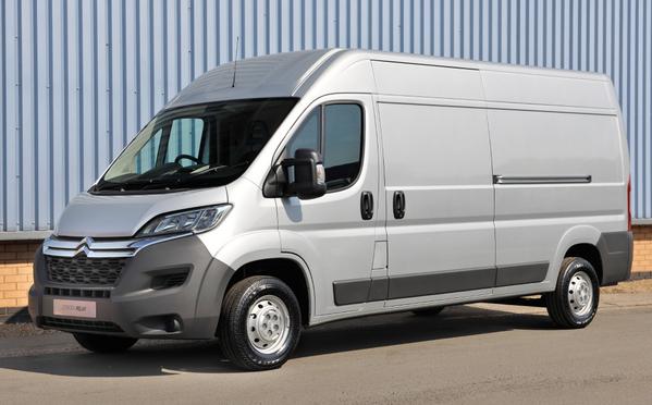 CitroenUK's tweet image. We’re pleased to say we’ve won the @GreenFleetNews LCV Manufacturer of the Year Award for our Citroën #Relay