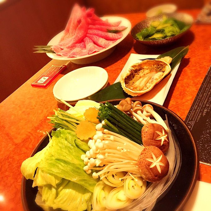 渋谷すごかったな(๑&oacute;⌓&ograve;๑)(๑&oacute;⌓&ograve;๑) 帰ってきたー( &uml;̮ )混んでた(&acute;&deg;̥̥̥̥̥̥̥̥&omega;&deg;̥̥̥̥̥̥̥̥｀) ご飯美味しくて食べ過ぎた(&cap;&acute;﹏`&cap;) 明日こそ早起きしてジム行きたいな。