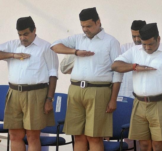 Vande_Mataram's tweet image. Selfless,humble &amp;amp;Great leaders be it @narendramodi or
@Dev_Fadnavis hv 1 thing in common
This is #WhyRSSROCKS
#MahaCM