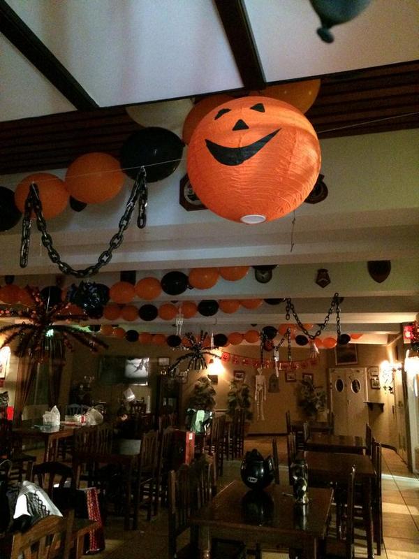 LPartyPlanet's tweet photo. Happy Halloween to all out clients and followers !!! #Halloween #Qualitex #Balloons #Gibraltar http://t.co/sSXTVDH7t3