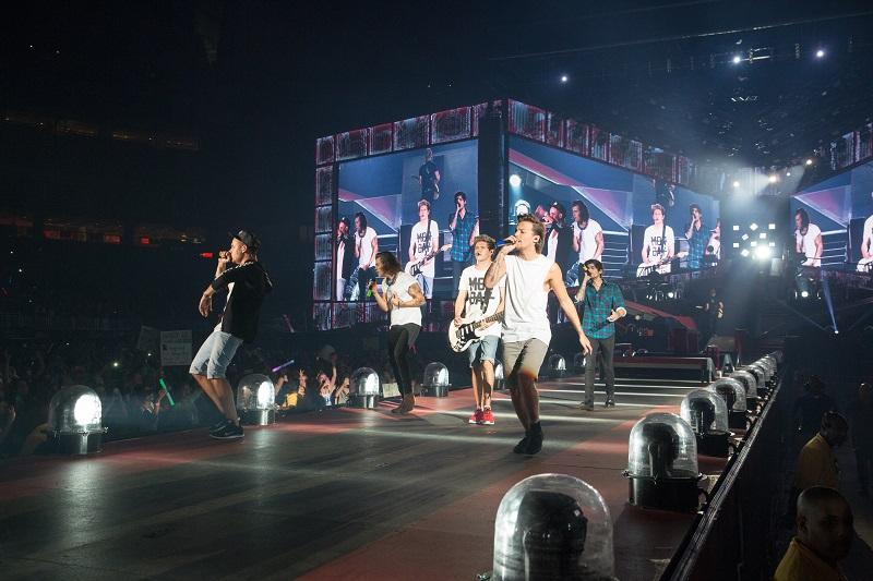 onedirection's tweet image. Europe and NA - #OnTheRoadAgain2015 tour tickets are on sale now! ontheroadagain1d.com