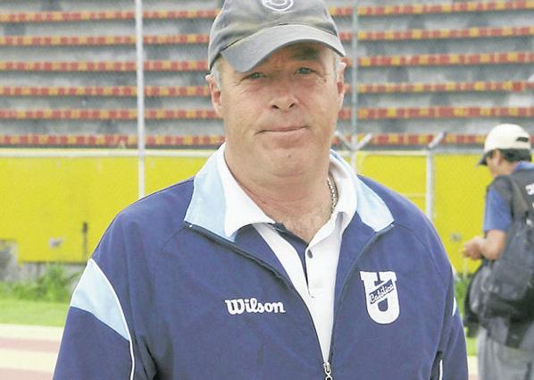 RevistaSoccer's tweet photo. #Celico: "No me arrepiento de nada por la derrota ante Independiente". Por haber alineado suplentes en aquel partido. http://t.co/1QciaHZz2O