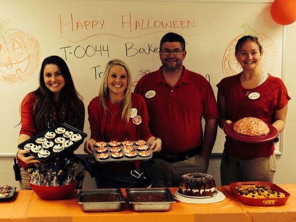 lkmckenzie523's tweet photo. Happy Halloween from T44 🎃 #treatssogooditsscary @abinderim @GoberStephen @marcopolo850 @jjonesca http://t.co/EoihuTVAPR