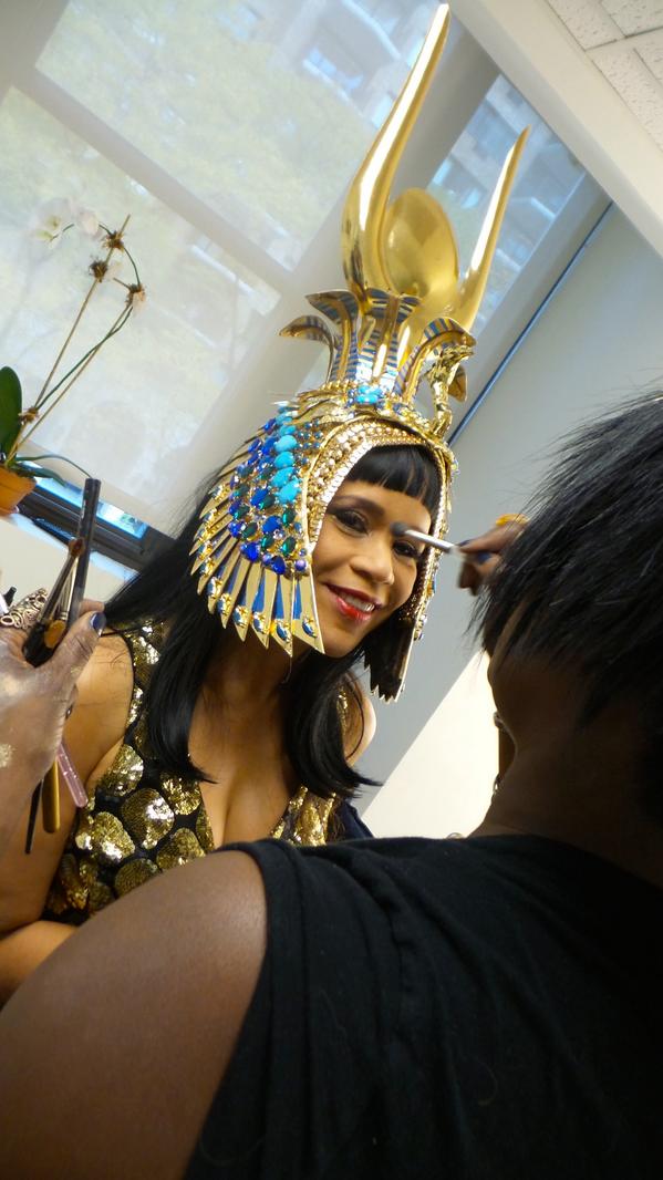 TheView's tweet image. You make a stunning Cleopatra, @rosieperezbklyn! #EnchantedView