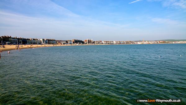 LoveWeymouth's tweet photo. WOW!!! What an incredible day it's been #baskinginsunshine #Weymouth #GREATdayout http://t.co/fUKDCZ58bu