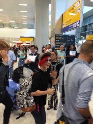 kosbruna's tweet photo. Meus amores já estão no Brasil uhul, falta pouco para vê-los de pertinho *-* #WelcomeToBrazilParamore #CircuitoBB http://t.co/agtYnBAzPl