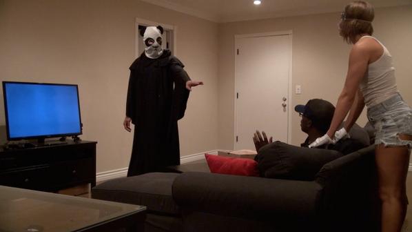AERemodeling's tweet photo. Excellent Hallowing Prank video. Ghostly greetings to all! - SCARY PIZZA DELIVERY ... http://t.co/oB5FhuBq3x http://t.co/k16YJ6oPKU