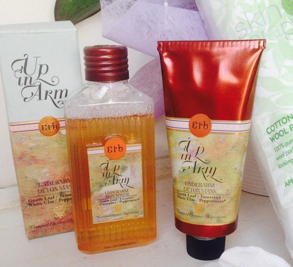 Rachel_Trickett's tweet photo. @erbasia Underarm Detox Mask &amp; Underarm Skin Toner review 🙋 http://t.co/lWwK0Gkqhs #skincare #bbloggers @blogginggals http://t.co/ostZpJ9gC4