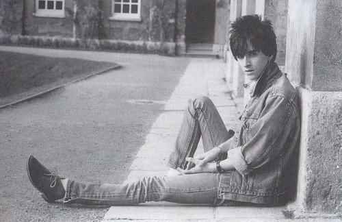 Happy birthday to the genius Johnny Marr, who turns 51 today. Icon. 