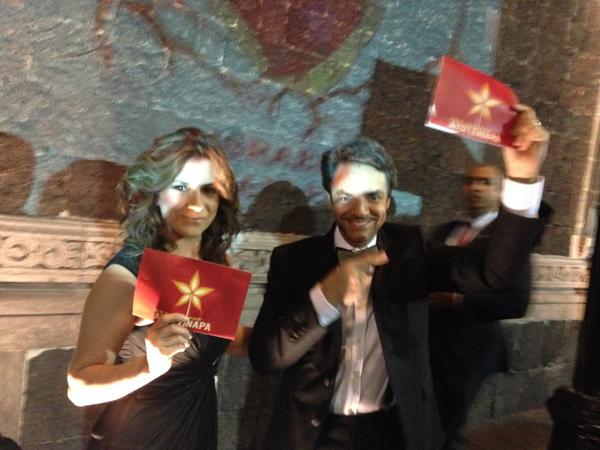 <a href="/EugenioDerbez/">Eugenio Derbez</a> muestra su apoyo a Atozinapa #AyotzinapaFueElEstado ¡Vivos los queremos!