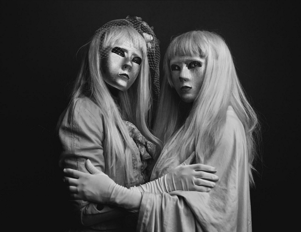 nytimesphoto's tweet image. Joey L. doesn't have to travel to exotic locations to get photos. Especially on Halloween. nyti.ms/1tZZd3g