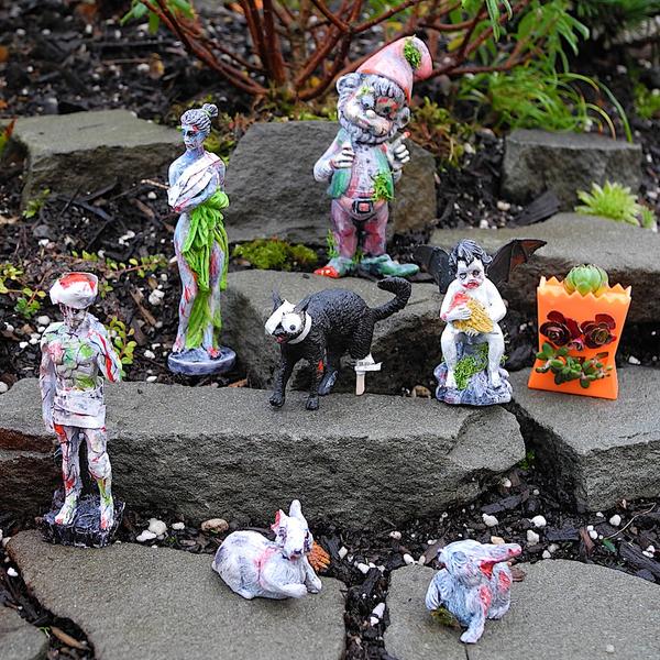 MiniGardener's tweet photo. How to Make Miniature Garden Zombies: http://t.co/mC5qoznJrV #miniaturegarden #halloween http://t.co/2zMhAIe4di