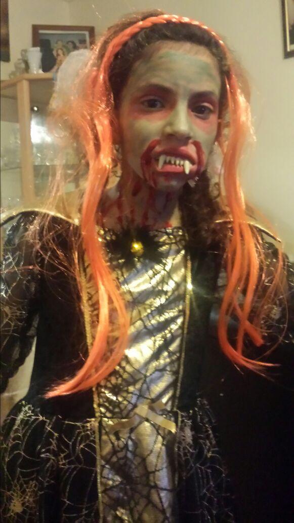 Tonyferguson_ea's tweet photo. Happy Halloweed.. #LilSister #WitchVampire http://t.co/OhK5cgEpxm
