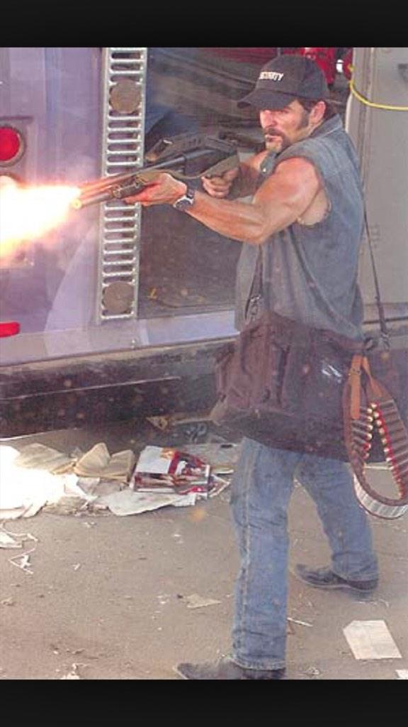 Michael Kelly Little Throwback Pic Of Cj Dawnofthedead Zombie Killer For Your Halloween14 Http T Co Fxamz3jujz