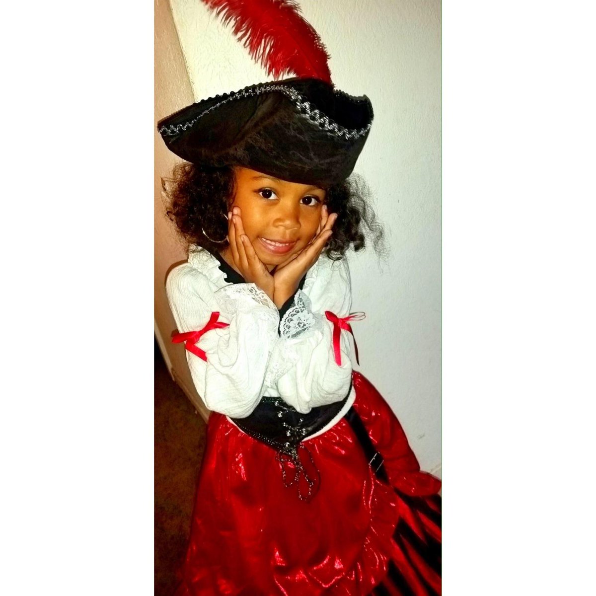 dawnandaaron's tweet image. #LiterallyEverything 😣📍🍓🎂🍢🍗🏄🎾⚽️🎬🎤📙📎✂️📭📪🔪💣🛀💰🚬💳📢☎️💻🎥🎃👻🎎