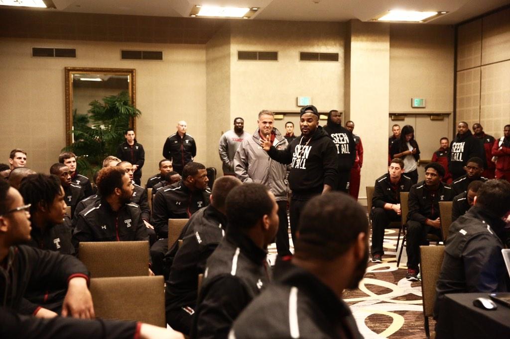 B1T28VmCYAA812F.jpg:large