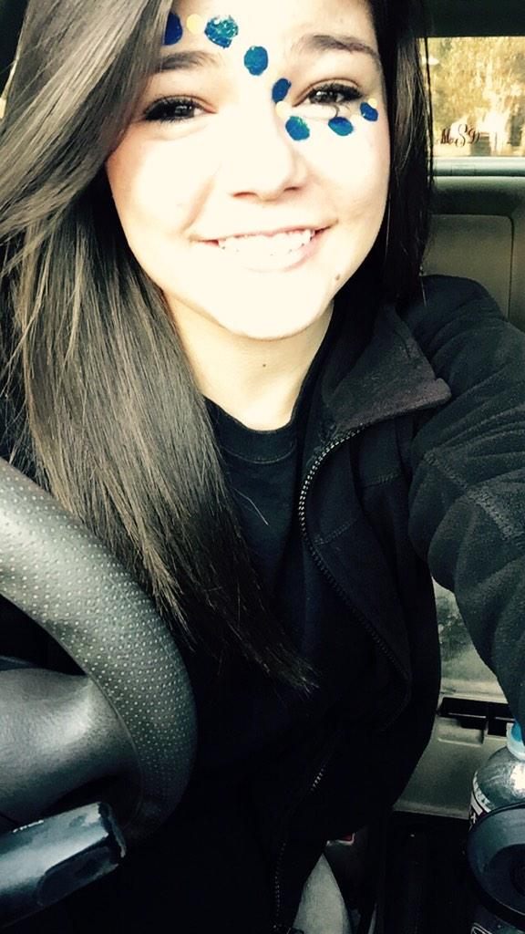 mamamoemurrell's tweet photo. Your typical white girl pre-football game selfie ππ #BUCBARBE #GETTORβ¬οΈ http://t.co/LsPoWHs0Oj