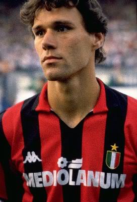 Happy Birthday to one of the best number 9s the beautiful game has seen. Marco Van Basten, a legend to all of calcio. 
