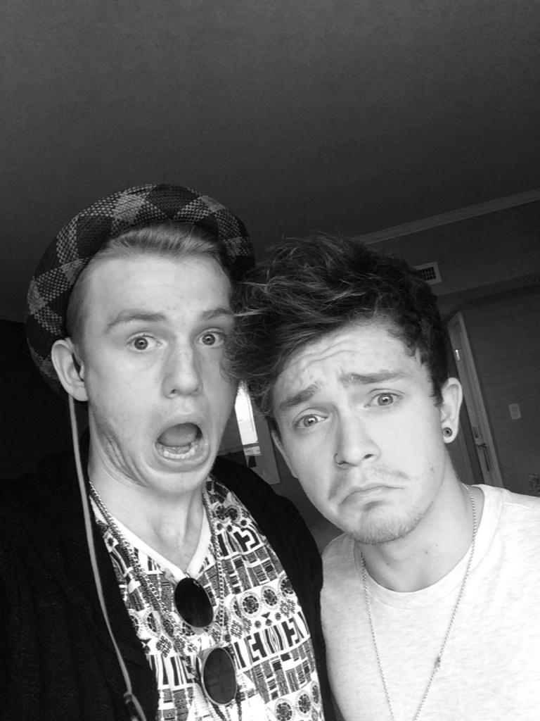 TheVampsTristan's tweet photo. This was actually really....REALLY freaky!! http://t.co/RBTi04huHE #ScareTheVamps http://t.co/YV1YtBpdi3