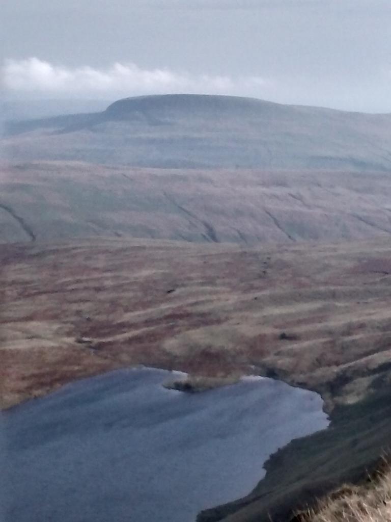 NDLane1's tweet photo. @Blakmountphoto Lovely views on the Western Beacons today #breconbeacons #weekendstartedearly http://t.co/voBN8na3sb