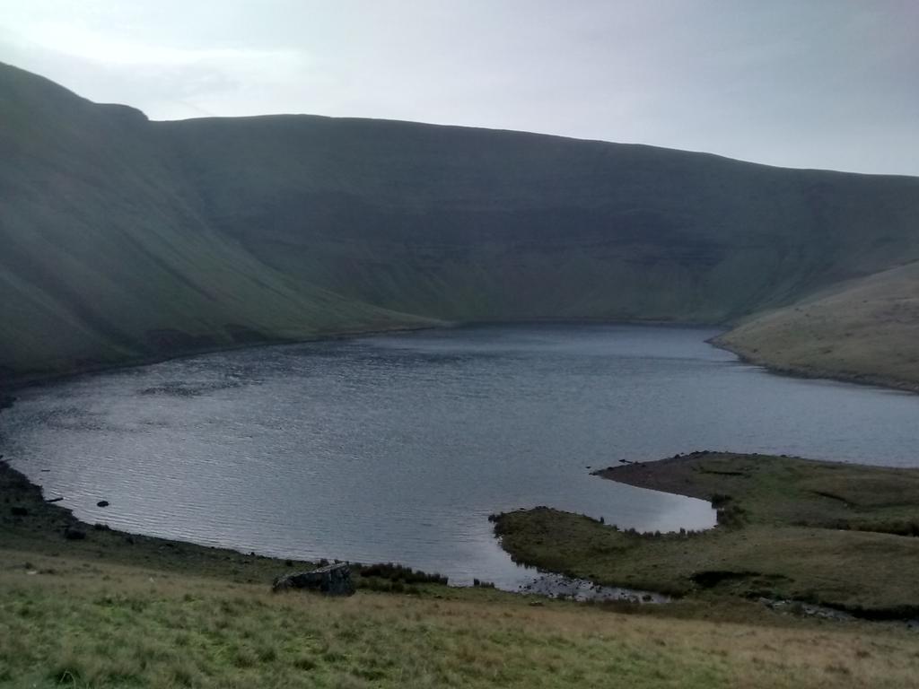 NDLane1's tweet photo. @Blakmountphoto Lovely views on the Western Beacons today #breconbeacons #weekendstartedearly http://t.co/voBN8na3sb