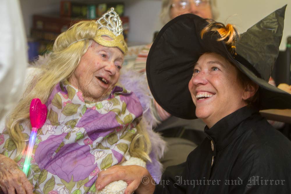 JPowersIM's tweet photo. Our Island Home res. Myrtle Ostrowski,100, laughs w/ Alison K. Forsgren at #Nantucket nursing home's #Halloween party http://t.co/nBIDBuDedS