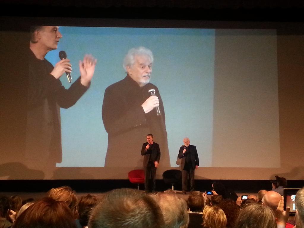 OggiScienza's tweet photo. Sul palco del trieste science plus fiction ecco Jodorosky! #splusf http://t.co/SPcWar7uQZ