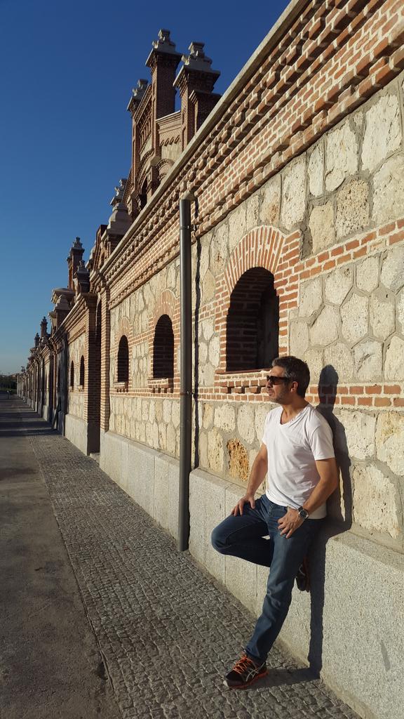 Presentando un chabón con Twitter nuevo: <a href="/BombitaDarin/">Ricardo Darin</a> 
RT Anti-Fakes!