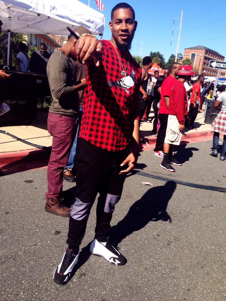 TimTBoe_'s tweet image. Lit 🔥🔥🔥 #FAMUHC2k14 #setfriday