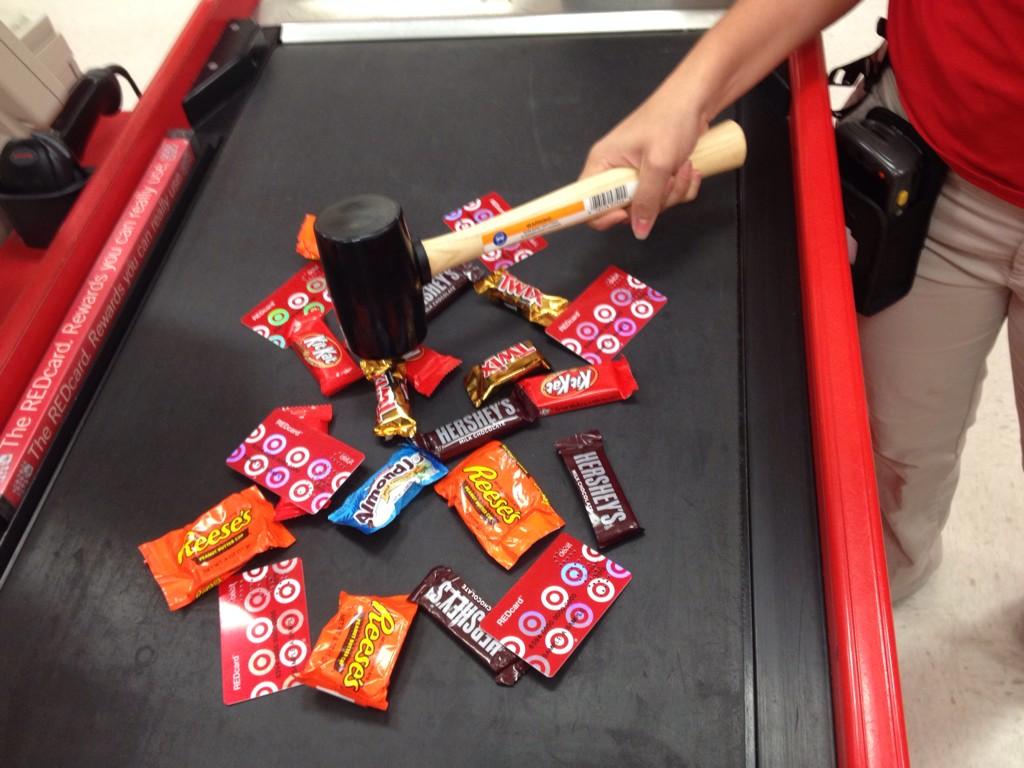 MichaelShelf16's tweet photo. #T2025Titans candy crush those red cards! Karin getting us on the board @KatusaLee @KiddEloise @AnneMKGuthrie http://t.co/abbXxXw0G1