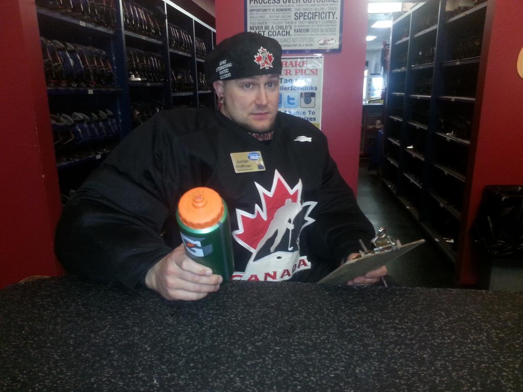 JordanTheHoff's tweet image. As the back up goalie, my job is to sit here and offer people water all night @RinkProblems @ChillerIceRinks