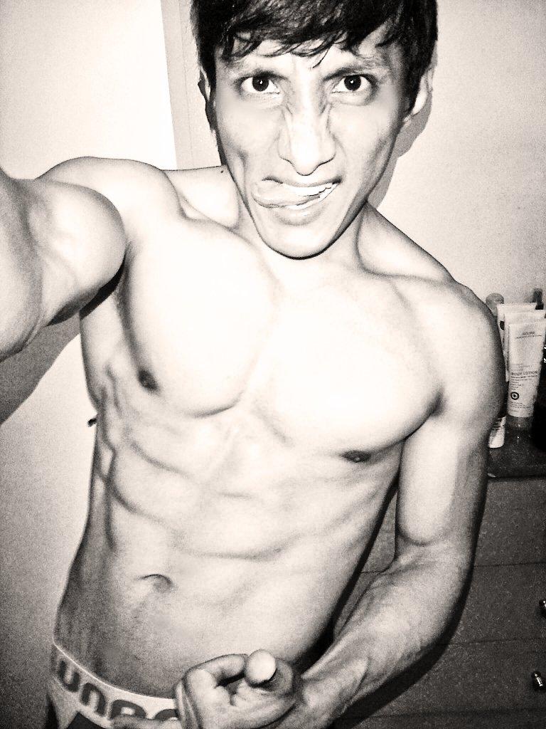 julioruiz's tweet photo. #halloween2014 #summer2015 #30DaysPLLChallenge @EliteGreatness @6PackFitness @GYMoholics @SpartanWorkouts http://t.co/qy36toOiDZ