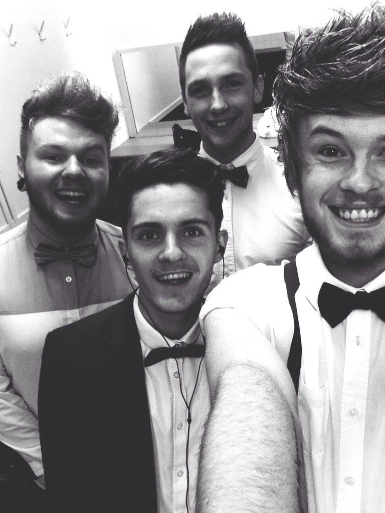 BackToNovember's tweet image. Hi there. This is us.