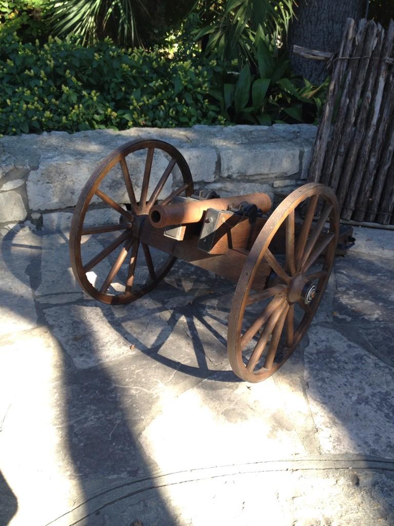SOAMediaAddicts's tweet photo. #RememberTheAlamo #AddictsInTexas @candacekellyto @Rockinlilone @SydneyAtreo http://t.co/7NUsAvidx3