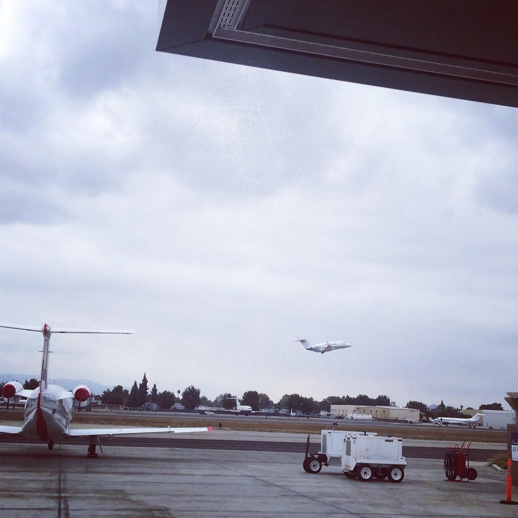 BigFlyAviation's tweet photo. @amirrase helping wheels go up today! http://t.co/Xyi6gYPOtG