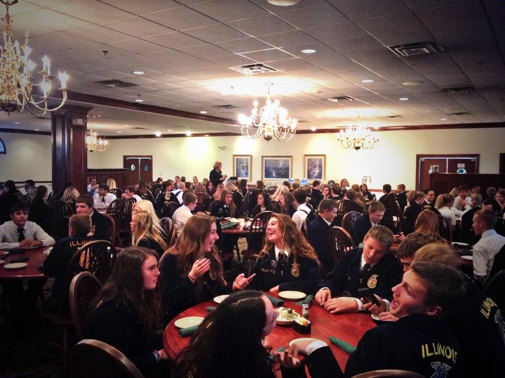 Sec6FFA's tweet photo. Enjoying dinner at Klaudia Sander's! #sec6ffa http://t.co/8xEyLWT2iv