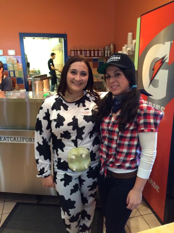 Calisandbridge's tweet photo. Happy Halloween from CS Woodbridge http://t.co/xBCpfXy3wH