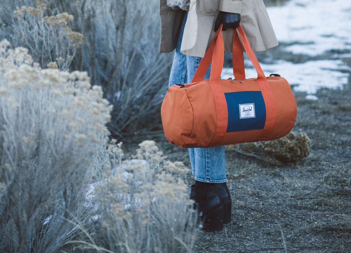 Herschelsupply's tweet photo. RT and follow #HerschelSupply for the #HolidayKickoff Prize Pack! Win this Sutton Mid duffle + more. Ends Sunday! http://t.co/L4uZi5faPi