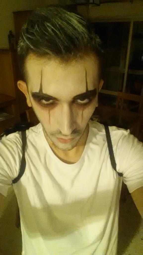 FranAriasTeba's tweet photo. Halloween Night 🎃 @LourdesMB_28 @RaquelitaBueno  @CarlillosAviles , que comience la noche , muahahahahha http://t.co/7NYD5Chdfk