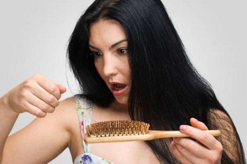 MujerChic.com/?p=5013 
Recetas caseras para la caída del pelo
#caidadelpelo #cuidadodelpelo #recetasparacaídapelo
