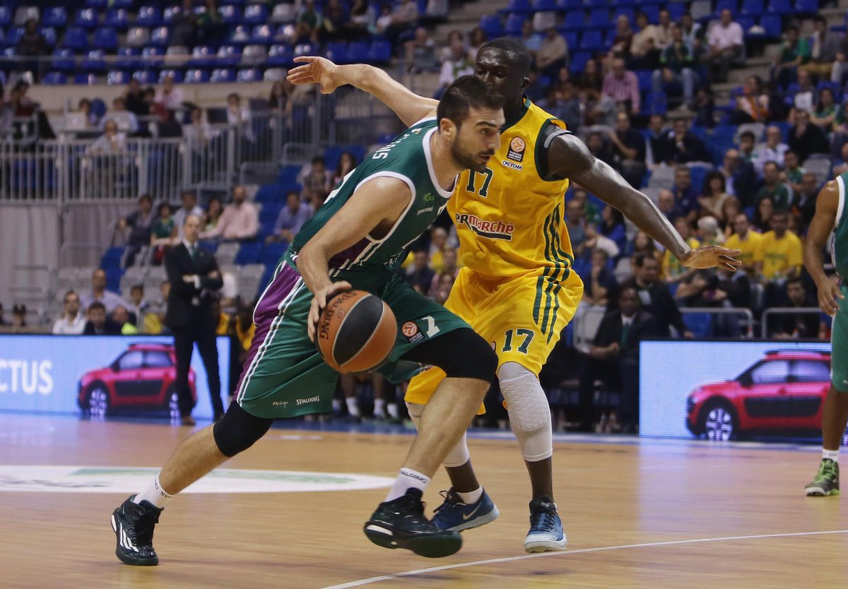 unicajaCB's tweet photo. ¡¡VICTORIA!! Ganamos 75-69 a @limogescsp. ¡7 de 7! ¡SEGUIMOS INVICTOS! #UNILIM #UnicajaLive http://t.co/YqEnccOud1