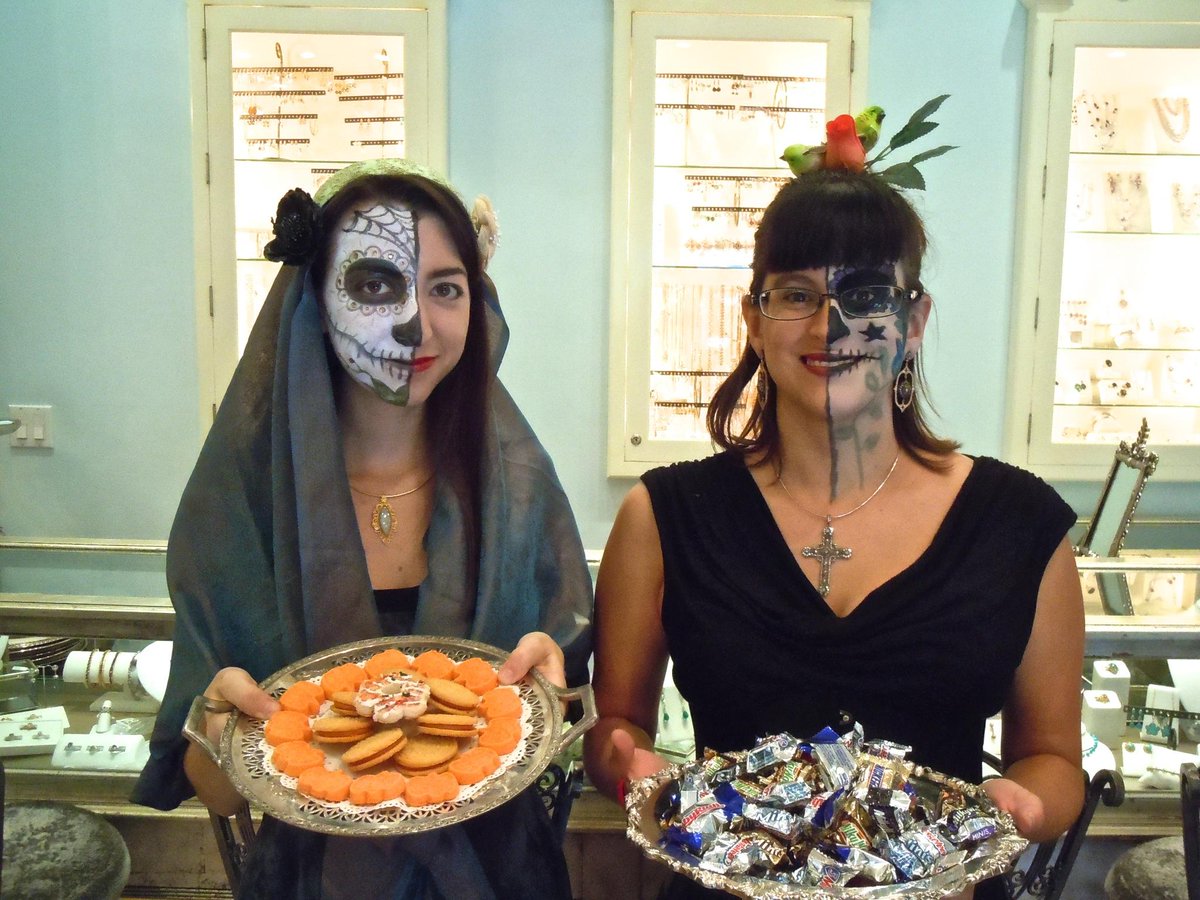 DejaAndCo's tweet photo. Accessorizing your costume with @DejaAndCo jewelry? Post a pic w/ #DejaStyle to show us, then come help us eat candy! http://t.co/c73xziFhaJ