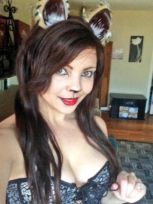 Meow! #friskyfriday #HappyHalloween @PlayboySocial @Playboy @PlayboyMX @MissSocialNet #nelettekara #kitty<a href="/tag/friskyfriday"class="tags">#friskyfriday</a><a href="/tag/happyhalloween"class="tags">#HappyHalloween</a><a class="tags" target="_blank" title="On Twitter" href="/?out=eyJ0eXAiOiJKV1QiLCJhbGciOiJIUzUxMiJ9.eyJpYXQiOjE3MjIzNTcxNTQsImlzcyI6InR3cG9ybnN0YXJzLmNvbSIsIm5iZiI6MTcyMjM1NzE1NCwiZXhwIjoxNzUzODkzMTU0LCJyZWRpcmVjdF91cmwiOiJodHRwczovL3R3aXR0ZXIuY29tL1BsYXlib3lTb2NpYWwifQ.ehW3819Demk_xYq7zUmvb4nPHODS0ey6cB58PBfjgBl9b0UiB45JdYm7LDrE4BSdTabNJ8ThK9Wz1CNiO6eBDQ">@PlayboySocial</a><a href="/tag/kitty"class="tags"><span>#kitty</span></a><a href="/tag/nelettekara"class="tags"><span>#nelettekara</span></a>