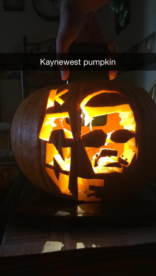 akratz28's tweet photo. Happy Halloween! http://t.co/YGRZF3tWak