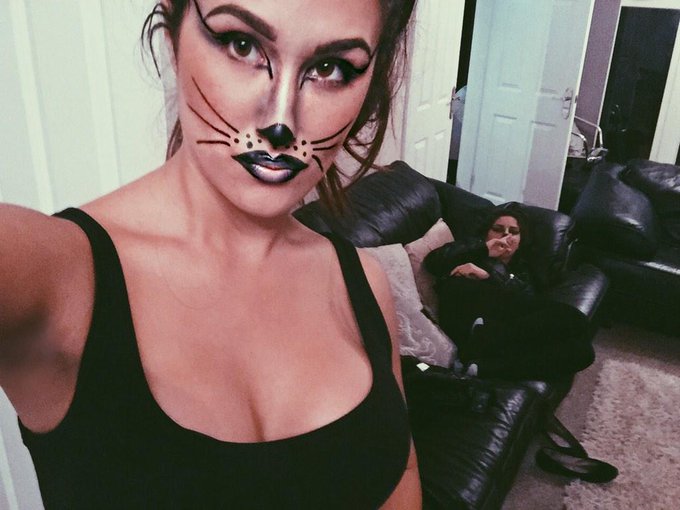 Meow 🎃👻🎃👻🎃👻🎃👻 http://t.co/SxEAXvKLb9<a href="/tag/happy"class="tags"><span>#happy</span></a><a href="/tag/healthy"class="tags"><span>#healthy</span></a><a href="/tag/detox"class="tags"><span>#detox</span></a><a href="/tag/kissfitt"class="tags"><span>#kissfitt</span></a>