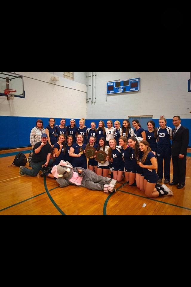gracekaneee's tweet photo. Champs๐ #thosedogs http://t.co/i2GrwK1ttv