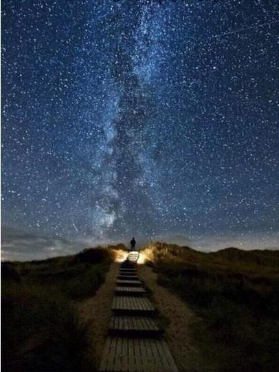 SintesisMexico's tweet image. "El camino al Cielo " un lugar en Irlanda donde cada dos años las estrellas se alinean con el camino.