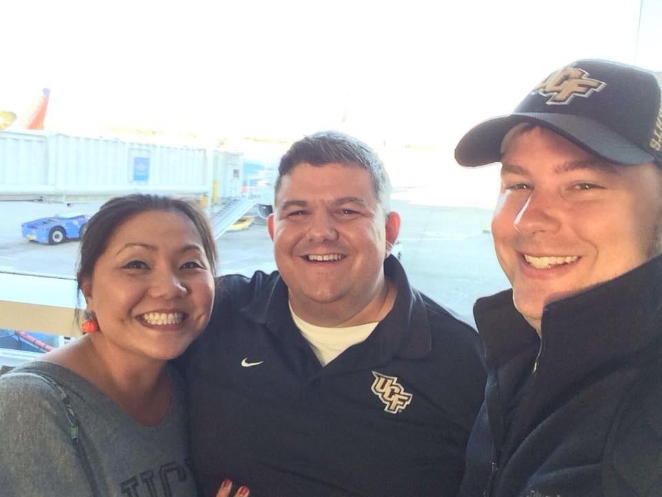 SKTailgate's tweet photo. Safe travels to our SK members heading to UCONN! “@alianiello: #UCFlyMCO #UCFvsUCONN #ChargeOn http://t.co/mNInUmn2IN”